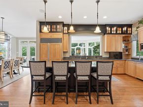 7818 Crownhurst Court, Mclean VA 22102