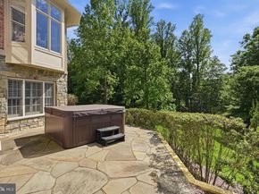 7818 Crownhurst Court, Mclean VA 22102