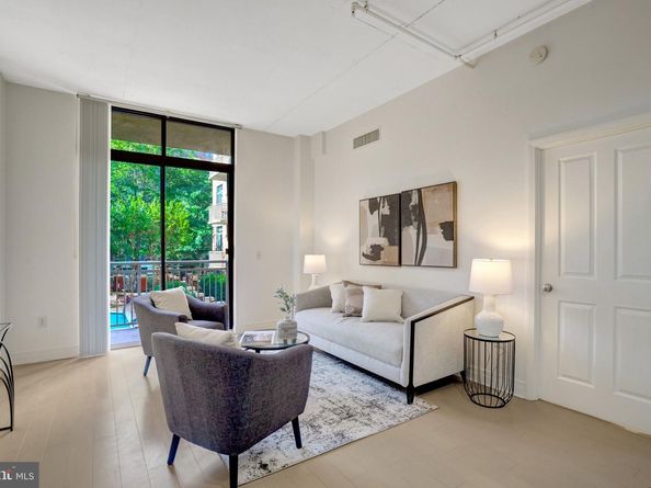 1201 N Garfield Street 202, Arlington VA 22201