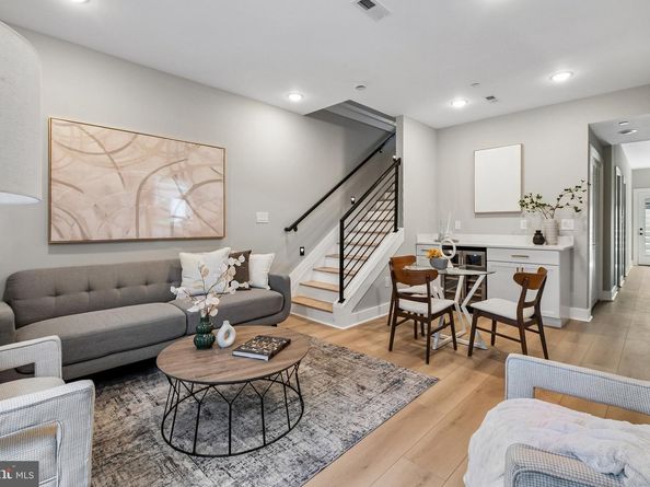 2333 Fairlawn Avenue SE 1, Washington DC 20020