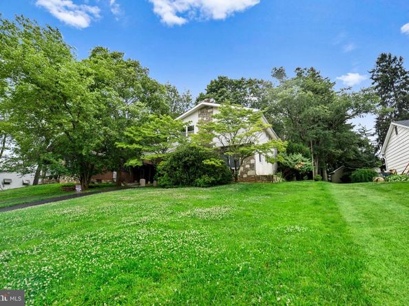 609 Foster Road, Cheltenham PA 19012
