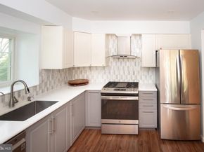 19 Viburnum Court, Lafayette Hill PA 19444
