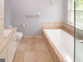 19 Viburnum Court, Lafayette Hill PA 19444