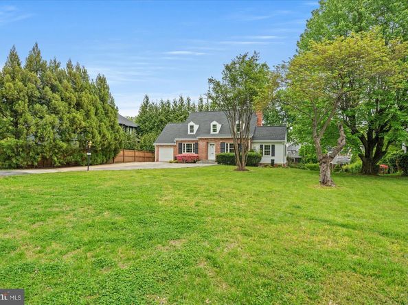 5511 Bradley Boulevard, Bethesda MD 20814
