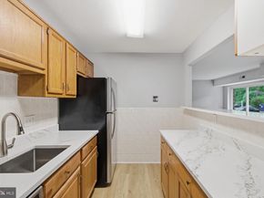 8006 Chanute Place 17/4, Falls Church VA 22042