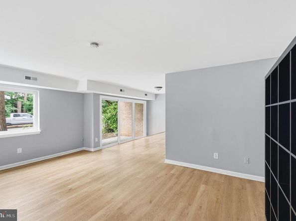 8006 Chanute Place 17/4, Falls Church VA 22042