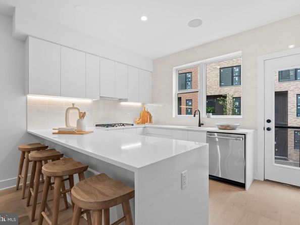 654 Fairmount Avenue MODEL, Philadelphia PA 19123