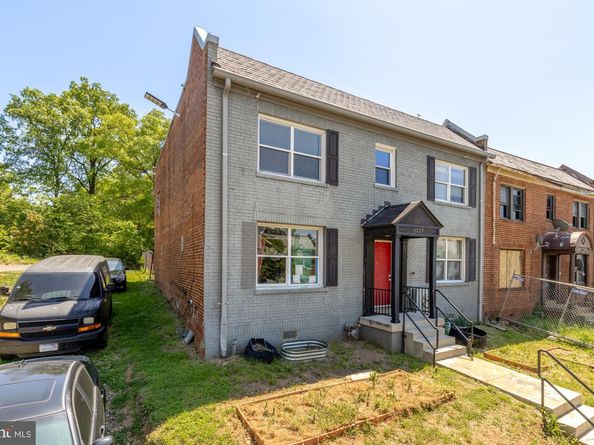1227 18TH Place NE, Washington DC 20002