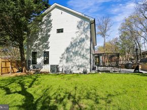 9925 Conestoga Way, Potomac MD 20854