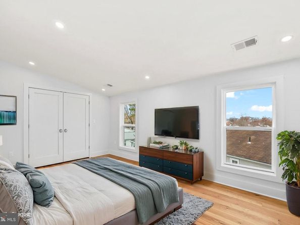 1713 N Cameron Street, Arlington VA 22207