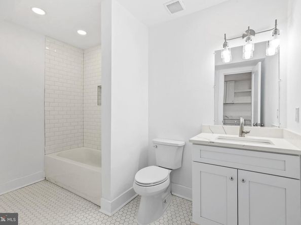 1713 N Cameron Street, Arlington VA 22207