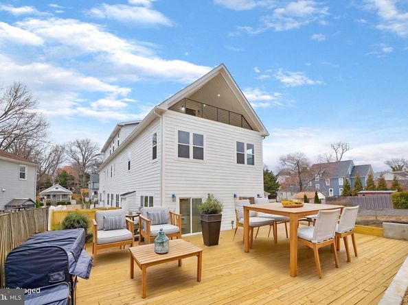 1713 N Cameron Street, Arlington VA 22207