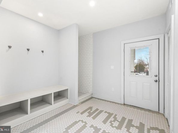 1713 N Cameron Street, Arlington VA 22207