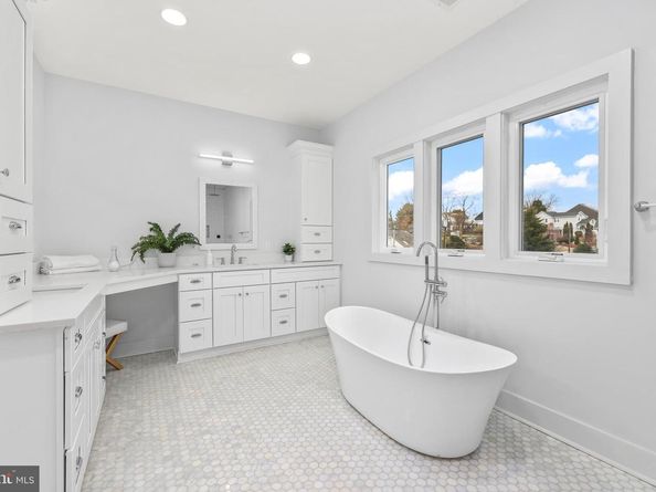 1713 N Cameron Street, Arlington VA 22207