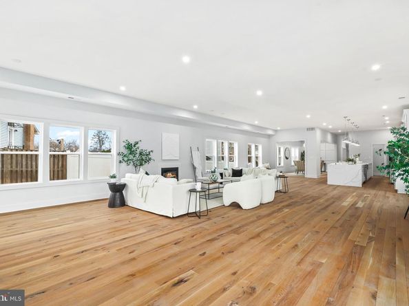 1713 N Cameron Street, Arlington VA 22207