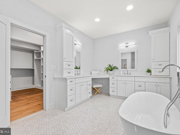 1713 N Cameron Street, Arlington VA 22207