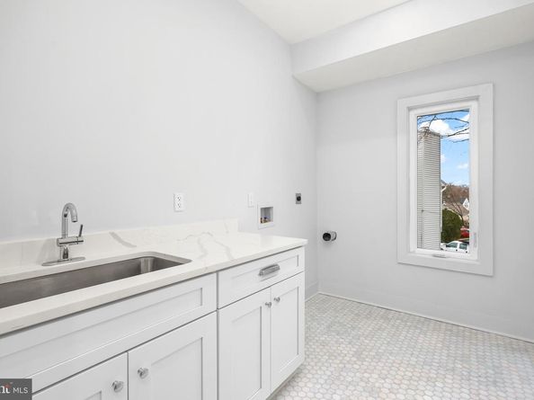 1713 N Cameron Street, Arlington VA 22207