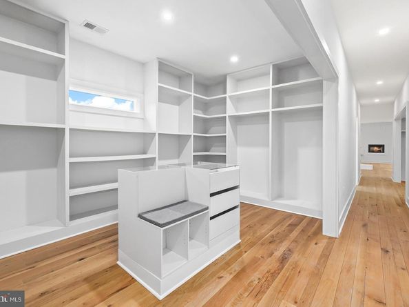 1713 N Cameron Street, Arlington VA 22207