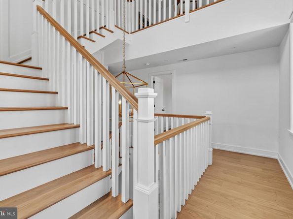 20 Pelham Road, Philadelphia PA 19119