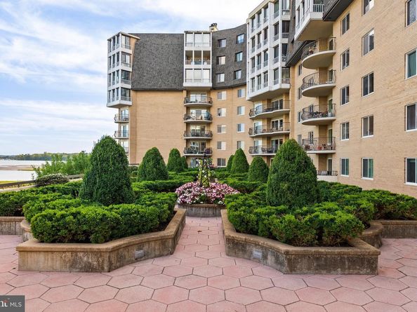 1250 S Washington Street S 116, Alexandria VA 22314