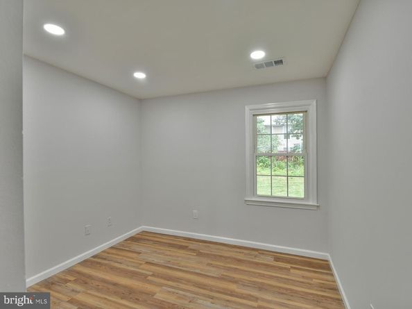 1028 Brixton Court, Sterling VA 20164