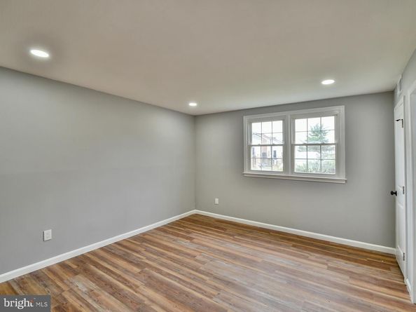 1028 Brixton Court, Sterling VA 20164