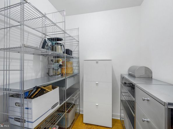730 24TH Street NW 906/907, Washington DC 20037