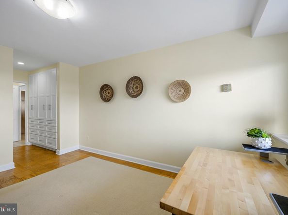 730 24TH Street NW 906/907, Washington DC 20037
