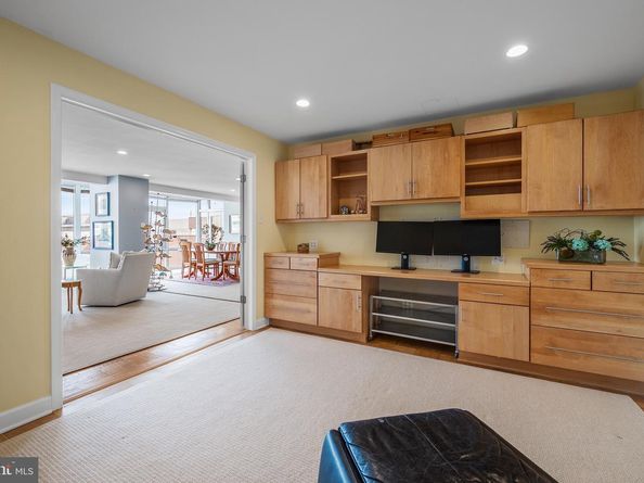 730 24TH Street NW 906/907, Washington DC 20037