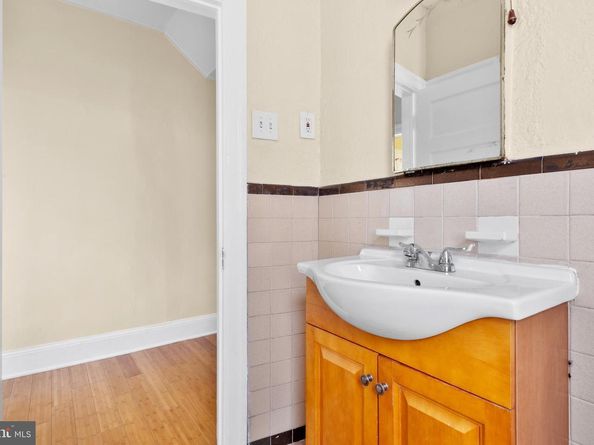 1415 S 17TH Street, Philadelphia PA 19146