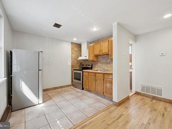 1183 S 13TH Street, Philadelphia PA 19147