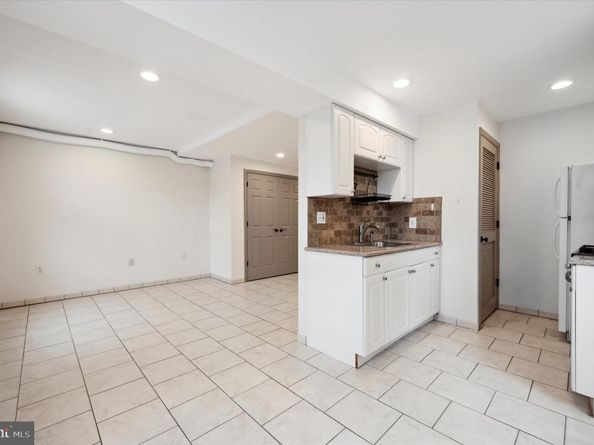 1183 S 13TH Street, Philadelphia PA 19147