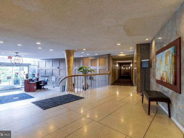 100 West Avenue 202S (2B), Jenkintown PA 19046