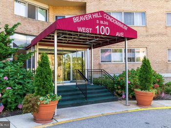 100 West Avenue