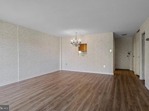 100 West Avenue 202S (2B), Jenkintown PA 19046