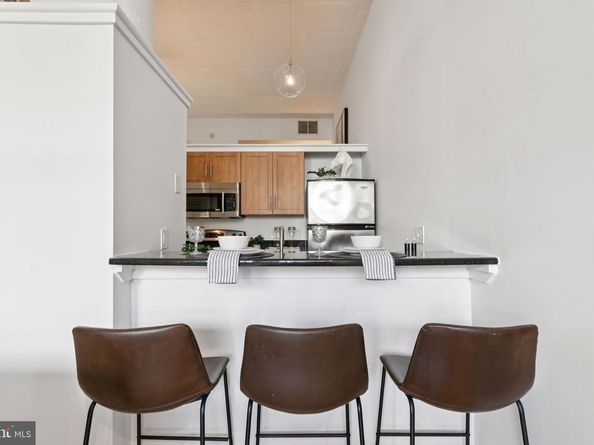 2429 Locust Street 318, Philadelphia PA 19103