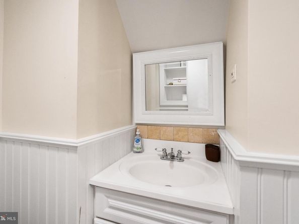 8013 Aberdeen Road, Bethesda MD 20814