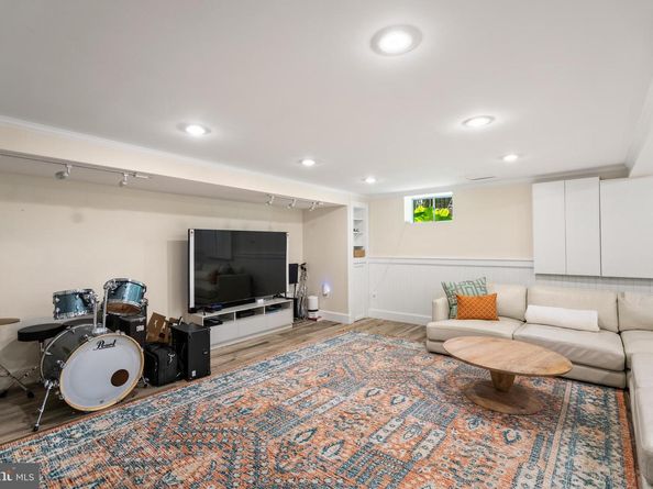 8013 Aberdeen Road, Bethesda MD 20814