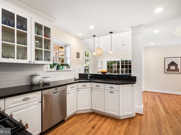 8013 Aberdeen Road, Bethesda MD 20814