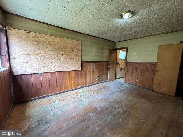 41 Railroad Avenue, Glenolden PA 19036