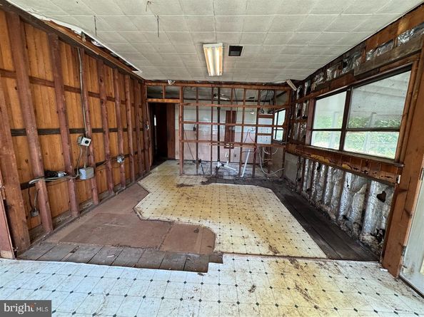 41 Railroad Avenue, Glenolden PA 19036