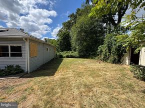 41 Railroad Avenue, Glenolden PA 19036