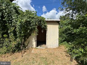 41 Railroad Avenue, Glenolden PA 19036