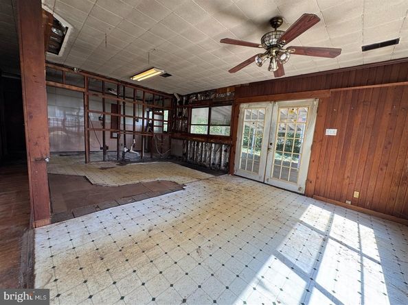 41 Railroad Avenue, Glenolden PA 19036