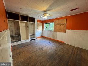 41 Railroad Avenue, Glenolden PA 19036
