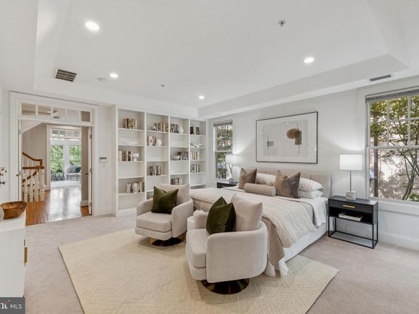 2915 38TH Street NW, Washington DC 20016
