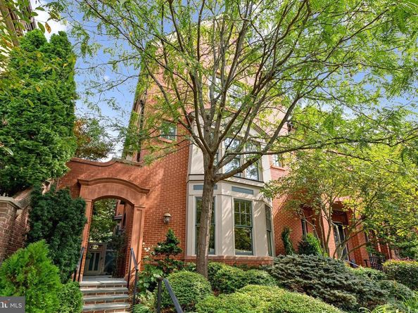 2915 38TH Street NW, Washington DC 20016