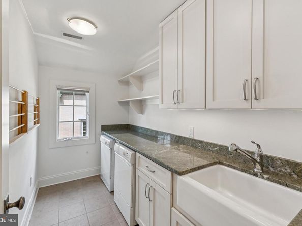 2915 38TH Street NW, Washington DC 20016