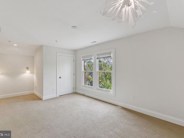 2915 38TH Street NW, Washington DC 20016