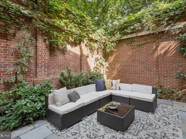 2915 38TH Street NW, Washington DC 20016